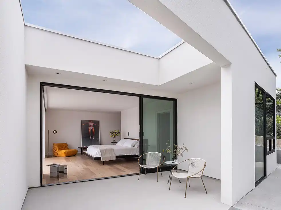 Revel_Builders_AUX-Windsor-MLangis-bed-1