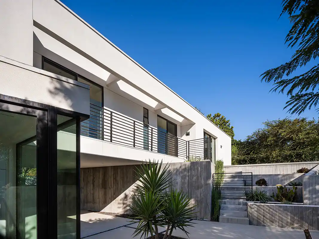 Revel_Builders_AUX-Windsor-MLangis-garden